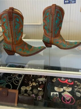 Vintage Corral Turquoise-Embroidered Brown Leather Western Boots